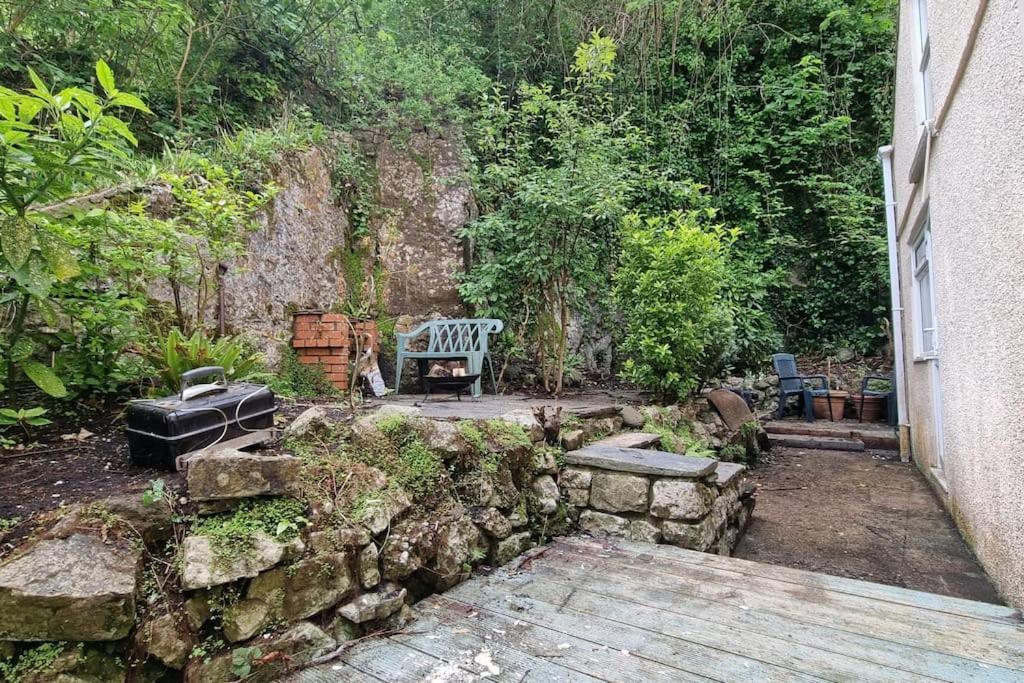 Lovely Seafront With Garden * Swansea