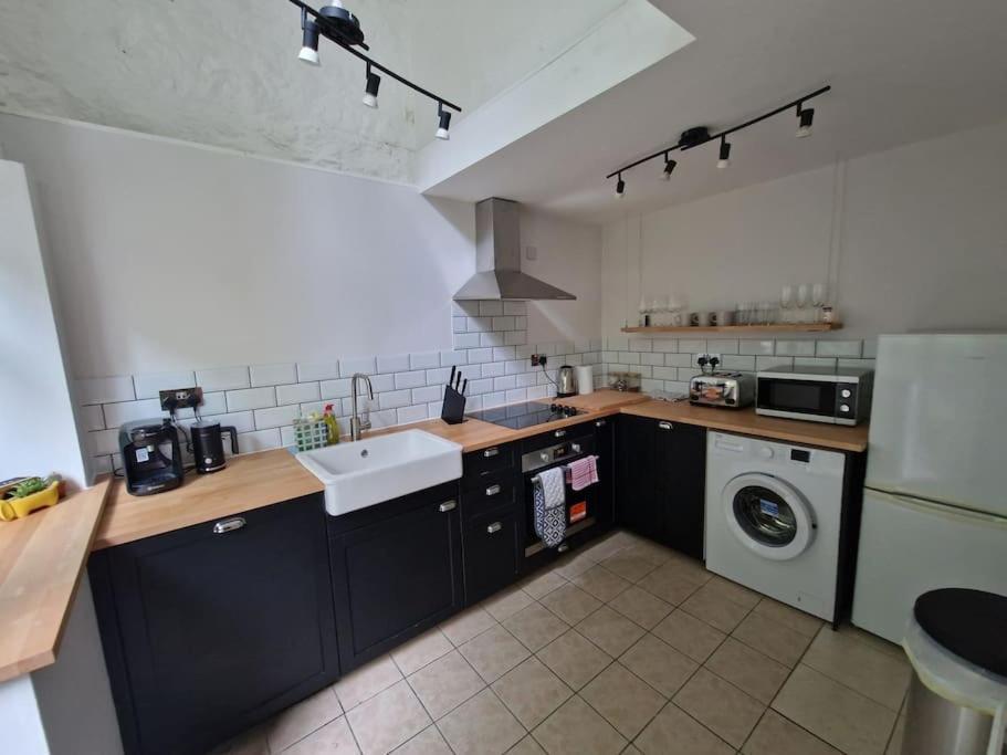 Apartment Lovely Seafront With Garden Swansea