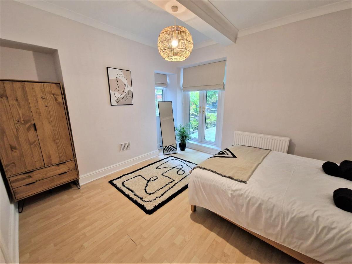 Apartment Lovely Seafront With Garden Swansea
